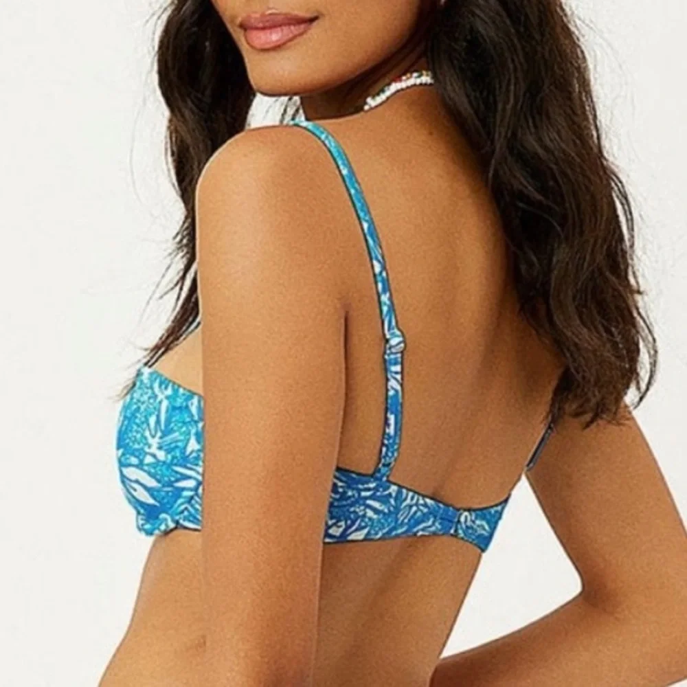 Frankies Bikinis Hazel Underwire Bikini Top in Iris Floral SZ M EUC